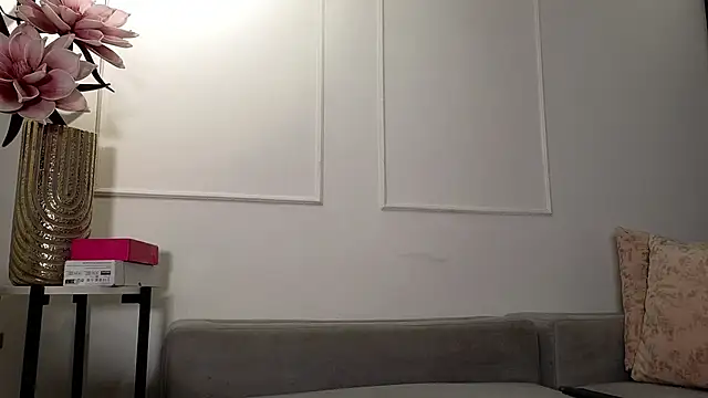 zendayavg online show from February 24, 11:41 am