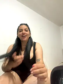 Snapshot of niina_fox_ chatting on November 20, 6:46 am niina fox online show from November 20, 6:46 am