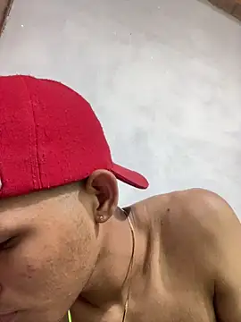 Luigi cumming1 online show from April 12, 7:41 pm