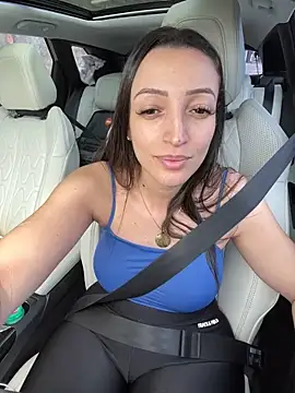 BelleRune online show from December 10, 5:44 pm