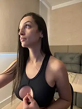 BelleRune online show from March 1, 2:34 pm