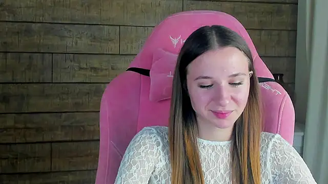 Snapshot of KristinaBellini chatting on December 1, 4:23 pm KristinaBellini online show from December 1, 4:23 pm