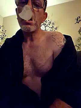 Snapshot of longsmooth4u chatting on November 19, 8:47 am longsmooth4u online show from November 19, 8:47 am