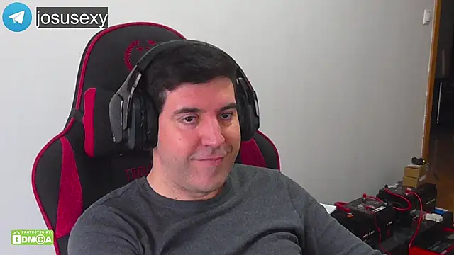 likihot online show from March 6, 9:06 am