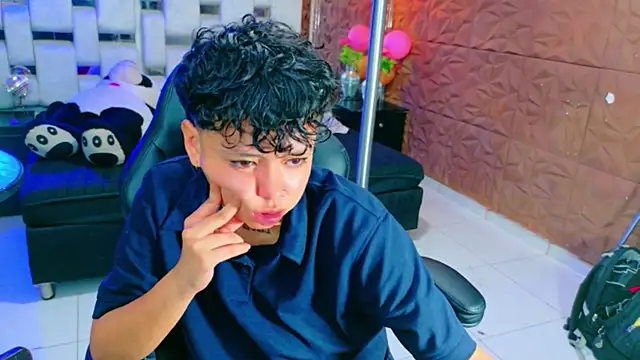 lunabustygirl online show from January 17, 4:17 am