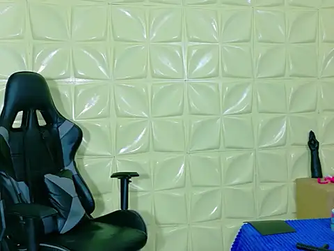 lunabustygirl online show from February 26, 3:00 pm