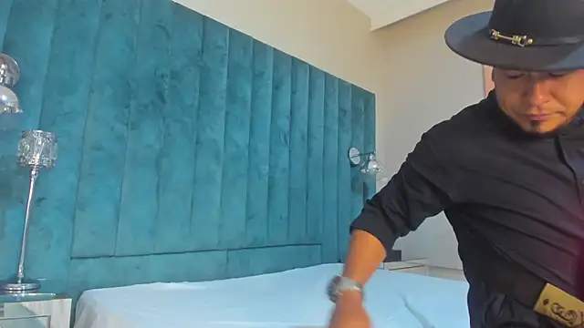 Snapshot of Malachi_Marx chatting on November 18, 10:47 pm Malachi Marx online show from November 18, 10:47 pm