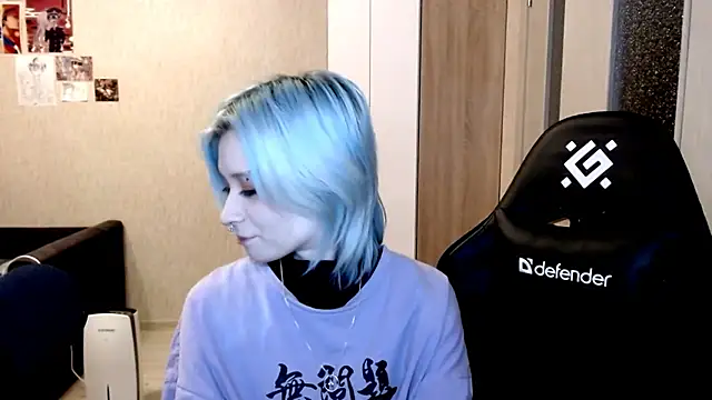 Snapshot of SophiaLur chatting on November 16, 4:23 pm SophiaLur online show from November 16, 4:23 pm