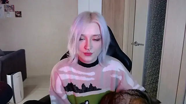 SophiaLur online show from November 28, 3:14 pm