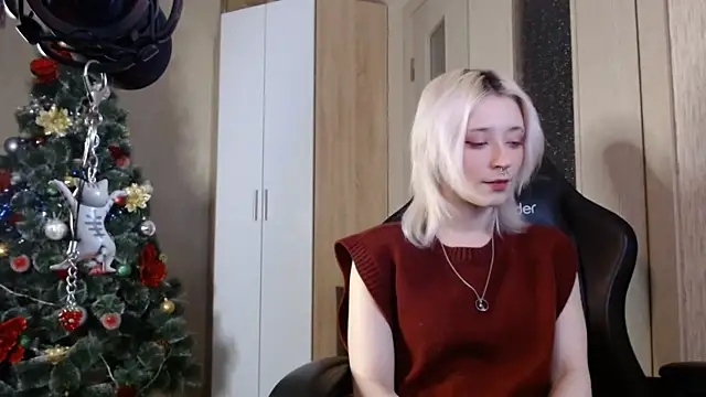 SophiaLur online show from January 12, 4:56 pm