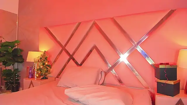 Samantha Bale online show from December 3, 11:52 am