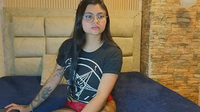 Lucy Belmont online show from November 18, 6:56 pm