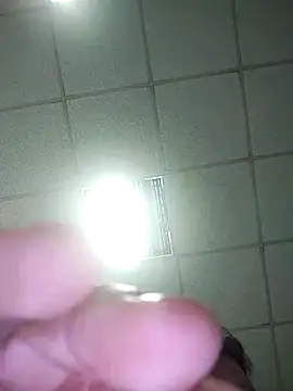 Snapshot of platone09 chatting on November 7, 2:17 pm platone09 online show from November 7, 2:17 pm