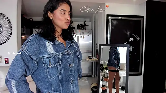 Snapshot of sofiasexhot chatting on February 5, 2:16 pm sofiasexhot online show from February 5, 2:16 pm