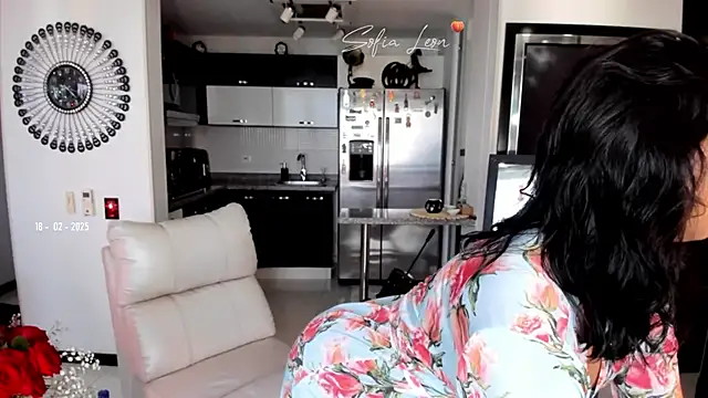 Snapshot of sofiasexhot chatting on February 18, 1:22 pm sofiasexhot online show from February 18, 1:22 pm