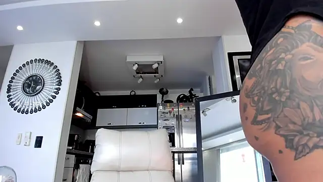 Snapshot of sofiasexhot chatting on March 9, 4:33 pm sofiasexhot online show from March 9, 4:33 pm