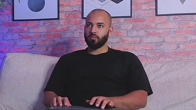 Chris Varden online show from April 15, 7:43 pm