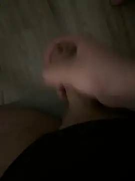 Snapshot of Unvekannt93 chatting on November 18, 8:13 pm Unvekannt93 online show from November 18, 8:13 pm