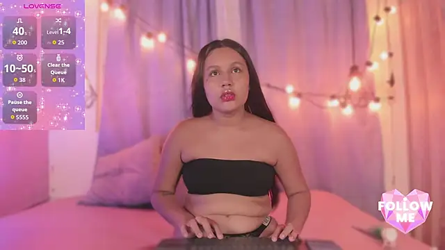 paula desire online show from November 28, 8:00 pm