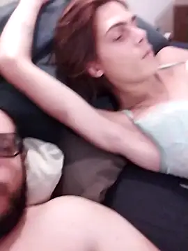 Snapshot of YoungTransAndBi chatting on November 17, 1:44 am YoungTransAndBi online show from November 17, 1:44 am