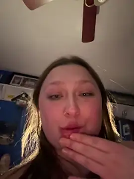 sammi b12 online show from February 21, 9:10 am