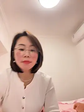 xiaoling2358 online show from December 4, 2:37 pm