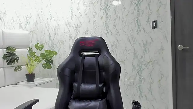 Nataly-Blonde online show from December 19, 12:17 am