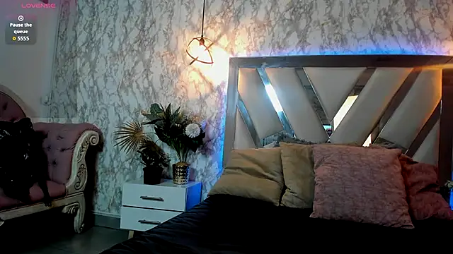 LILITH LIBELULA online show from December 15, 7:18 pm