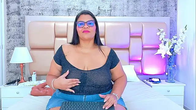 SelennaCooper online show from December 5, 11:41 am