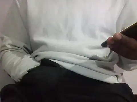 Snapshot of Desi_bbc8 chatting on November 16, 12:05 am Desi bbc8 online show from November 16, 12:05 am