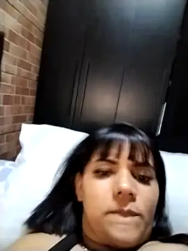 Snapshot of Brunasales chatting on November 16, 3:45 am Brunasales online show from November 16, 3:45 am