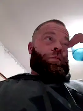 Snapshot of FrazierMoney chatting on November 16, 8:31 am FrazierMoney online show from November 16, 8:31 am