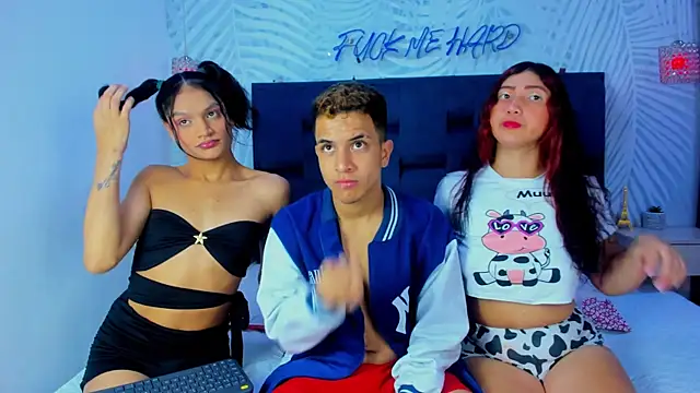 TrioPecadoVIP online show from December 2, 6:19 am