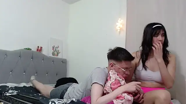 Snapshot of NAOMI-SENSUAL chatting on December 2, 2:28 am NAOMI-SENSUAL online show from December 2, 2:28 am