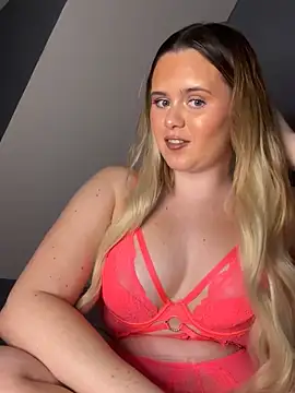 Snapshot of Blonde_Bunny chatting on November 22, 9:14 pm Blonde Bunny online show from November 22, 9:14 pm