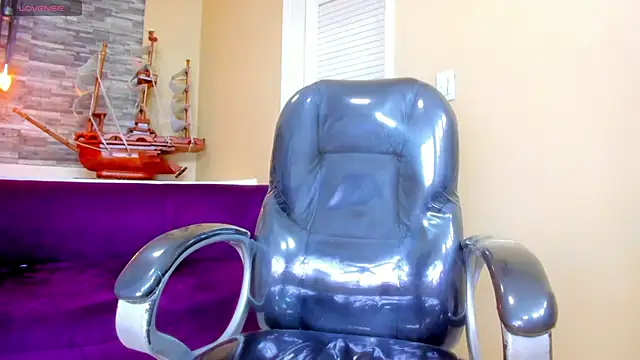 Hottie Bear online show from November 17, 5:13 am