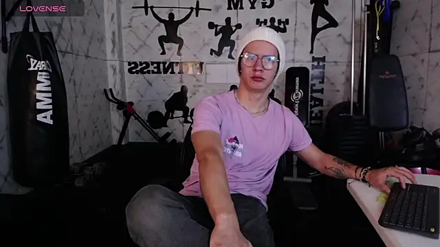 Brandon starkk online show from February 7, 11:58 am