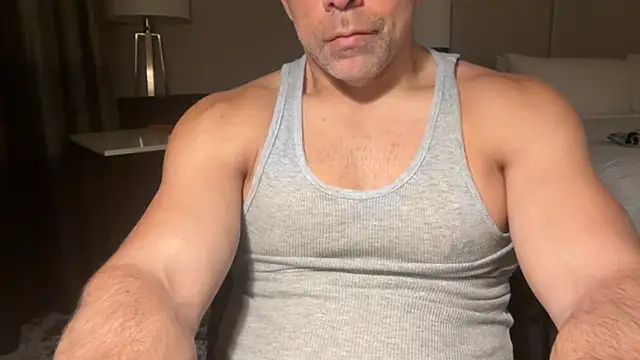 Snapshot of johncahn1986 chatting on December 2, 4:07 am johncahn1986 online show from December 2, 4:07 am