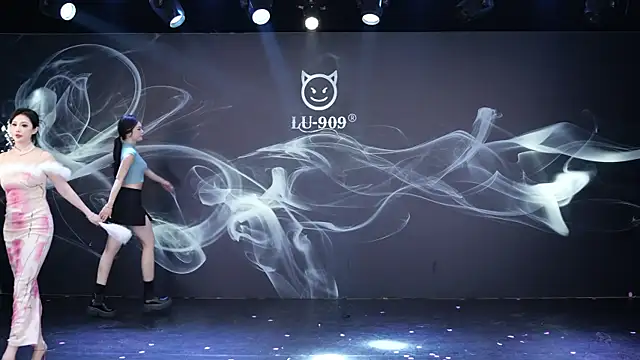 LU-909 online show from January 10, 1:18 am