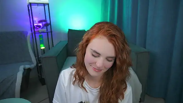 foxy cute4you online show from April 12, 6:35 pm