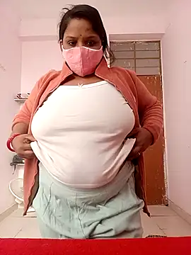 CUTE-LOVE-SWEETS online show from January 12, 4:39 am