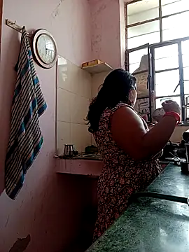 CUTE-LOVE-SWEETS online show from April 4, 4:55 am