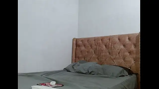 Alexx and Valentinoo online show from November 18, 9:41 pm