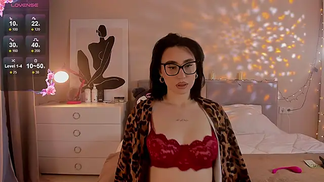 Lia May online show from December 1, 2:38 am