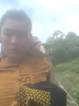 Snapshot of meomeo-00 chatting on November 22, 2:21 am meomeo-00 online show from November 22, 2:21 am