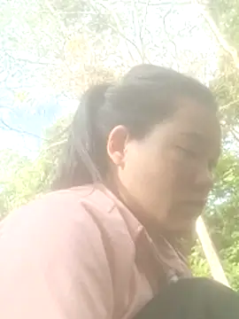 Snapshot of meomeo-00 chatting on November 23, 2:22 am meomeo-00 online show from November 23, 2:22 am