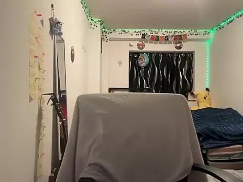 tinydaisy21 online show from November 18, 3:01 am