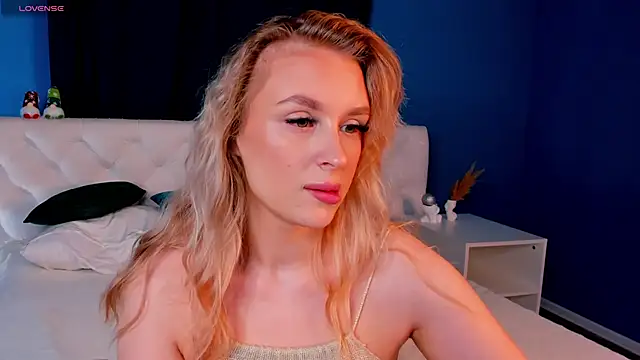 KiraRuiz online show from February 24, 1:03 am