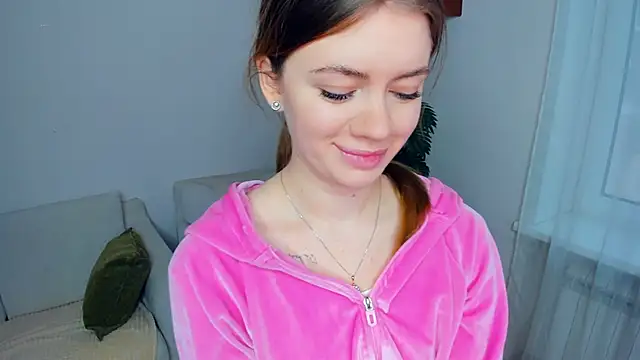 AngelesBenitz online show from December 20, 7:04 am