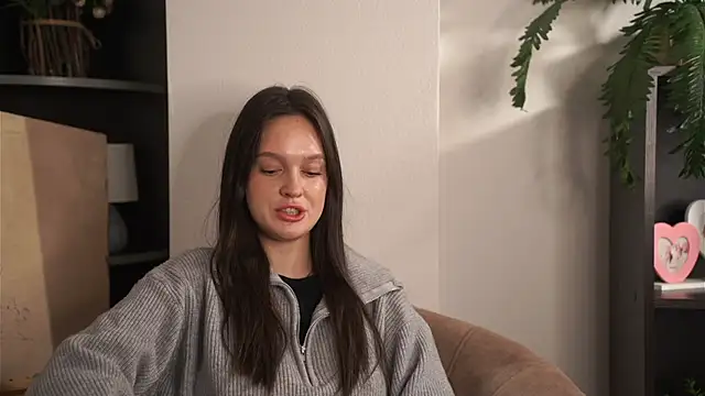 CoreneMollicone online show from November 20, 10:26 am